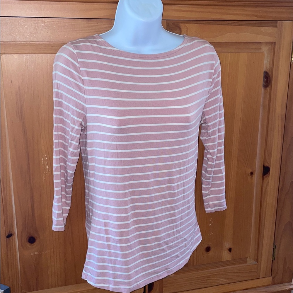 ‼️FREE with Purchase‼️ Pink Striped Tee 🌸🤍 - Picture 3 of 10